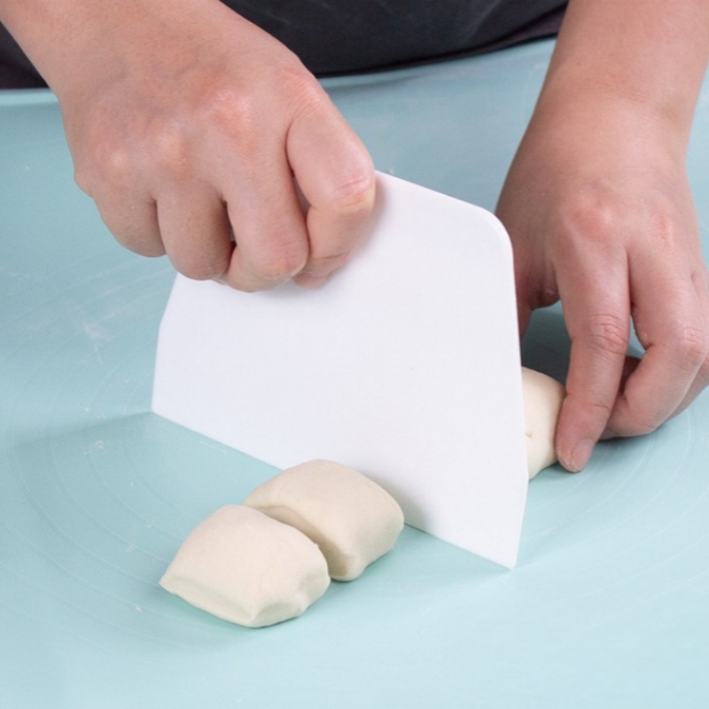 Dough Scraper Curved - 1 قطعة ملعقة كريم منحنية مفيدة