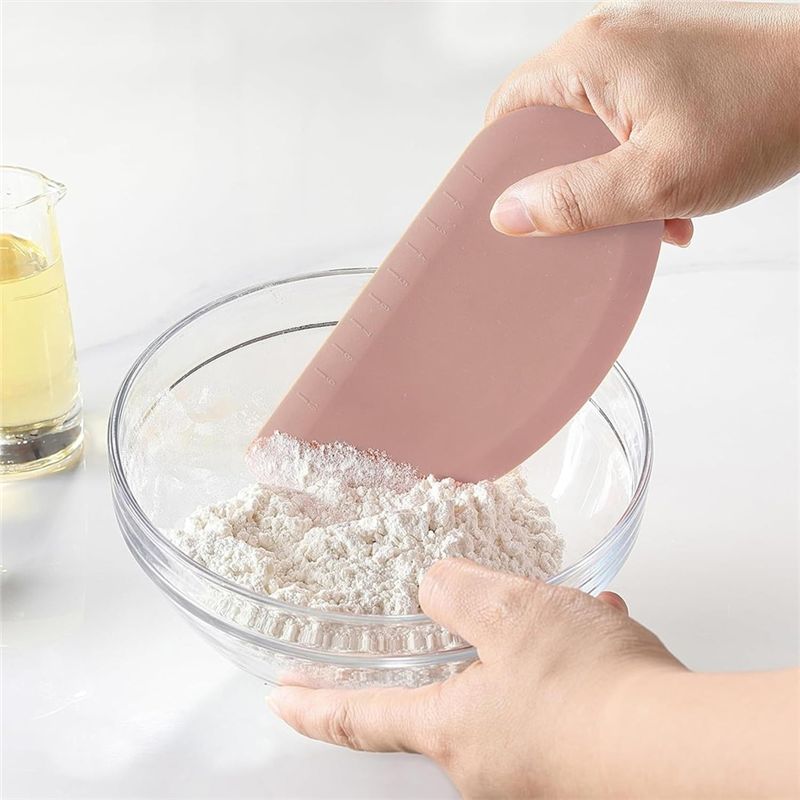 AEE2-وعاء سيليكون مكشطة مرنة ح - مراجعة Dough Scraper Curved وسعره